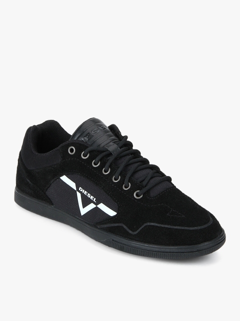 

Black Sneakers