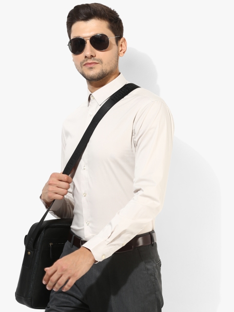 

Beige Solid Slim Fit Formal Shirt