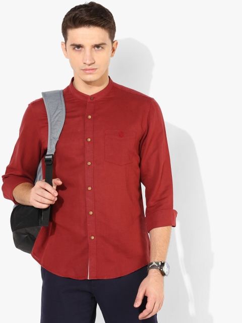 

Maroon Solid Slim Fit Casual Shirt
