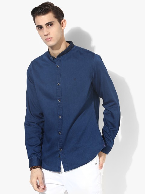 

Blue Solid Regular Fit Casual Shirt