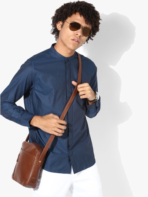 

Blue Textured Slim Fit Casual Shirt