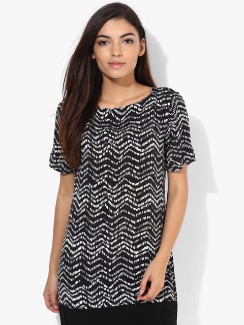 

Black Colored Solid Shift Dress