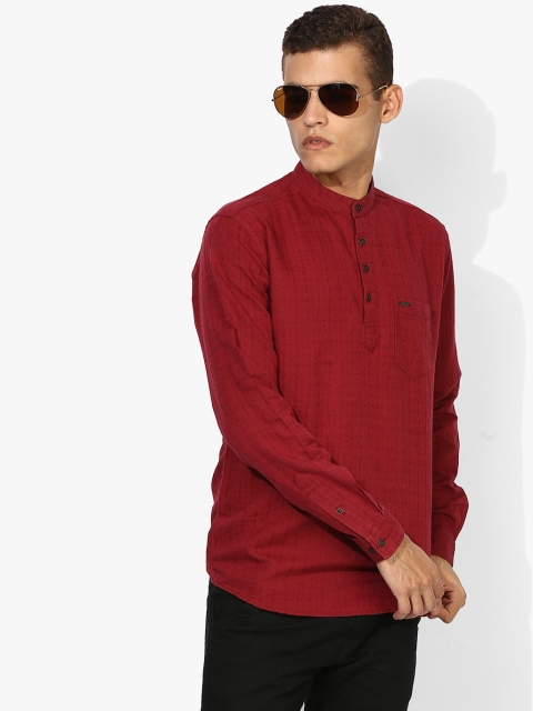

Maroon Textured Kurta