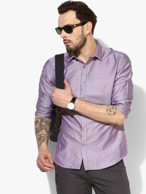 

Lavender Textured Slim Fit Casual Shirt