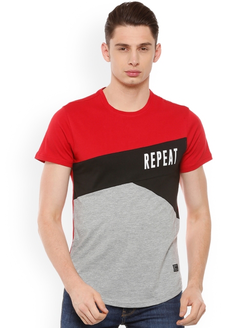

People Men Red & Grey Colourblocked Round Neck T-shirt