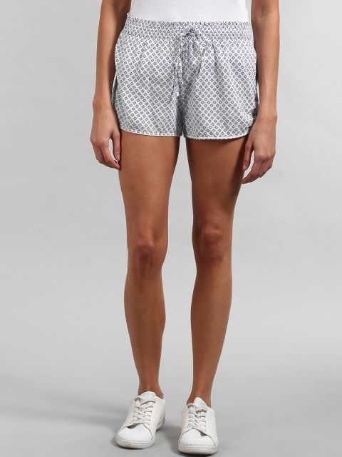 

GAP Women White Drawstring Waist Floral Print Shorts