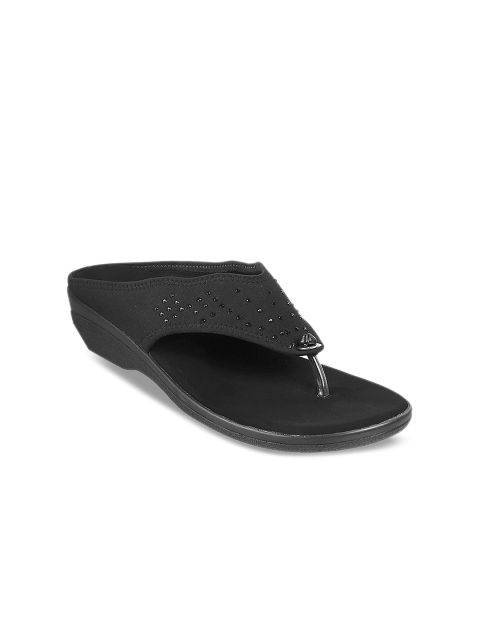 

Metro Women Black Solid Sandals