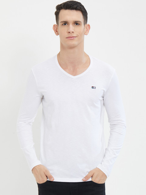 

NEXGEN CLUB Men Off-White Solid V-Neck T-shirt