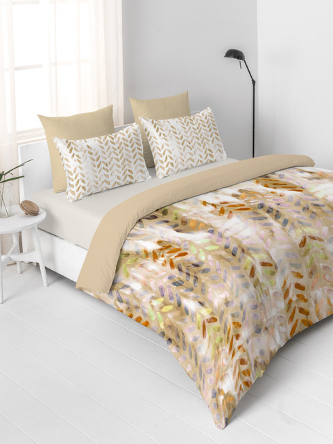 

DDecor Gold-Toned & Beige Floral Flat 136 TC Cotton Bedsheet with 2 Pillow Covers
