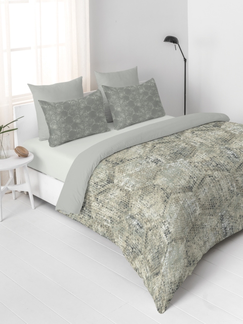 

DDecor Grey Geometric Flat 130 TC Cotton 1 Double Bedsheet with 2 Pillow Covers