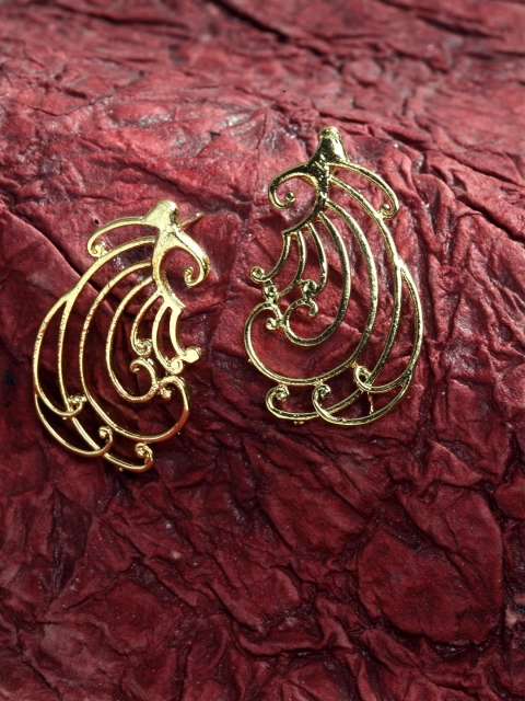 

SASSAFRAS Women Gold-Toned Contemporary Drop Earrings