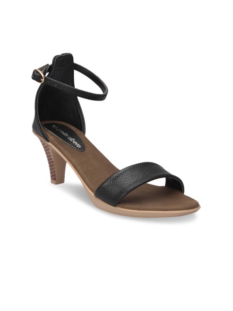 

pelle albero Women Black Solid Sandals