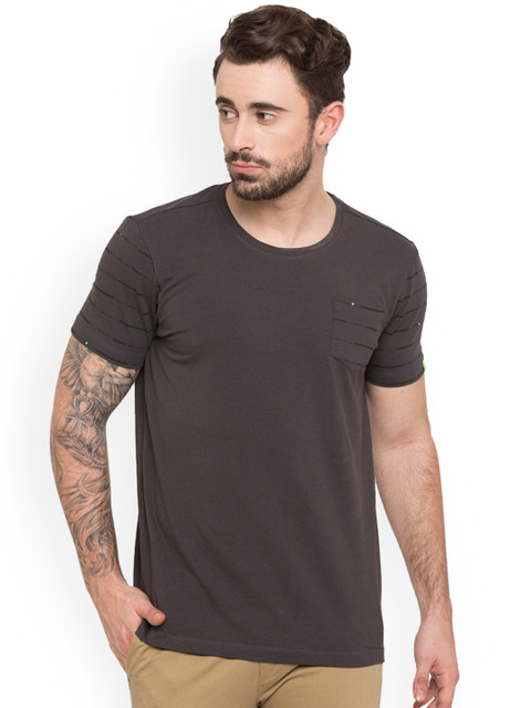 

SPYKAR Men Charcoal Solid Round Neck T-shirt