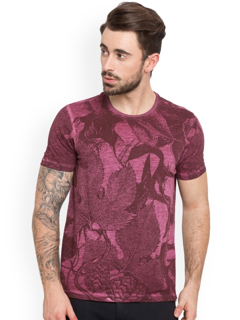 

SPYKAR Men Maroon Printed Round Neck Pure Cotton T-shirt