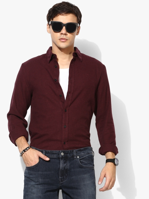 

Maroon Solid Regular Fit Casual Shirt