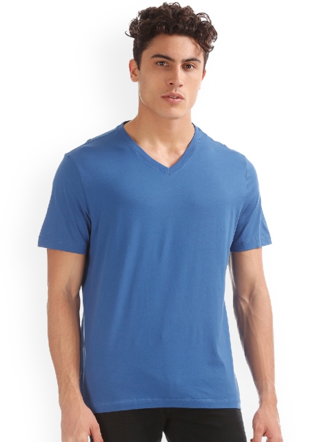 

GAP Men Blue Everyday V-Neck Solid Tee