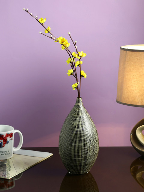 

Aapno Rajasthan Black & White Ceramic Flower Vase