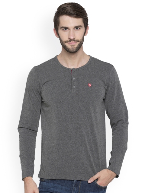 

SPYKAR Men Grey Solid Henley Neck T-shirt