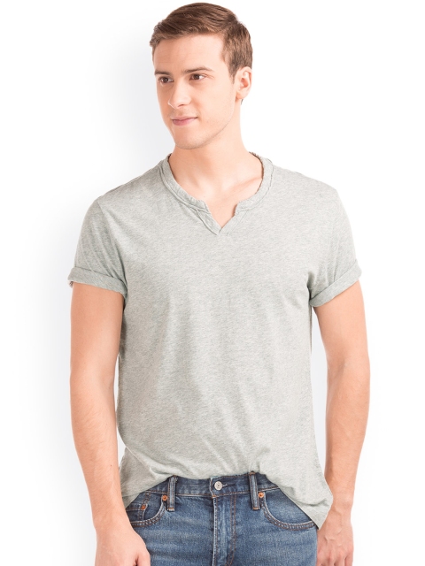 

GAP Men Grey Notch Round Neck Tee