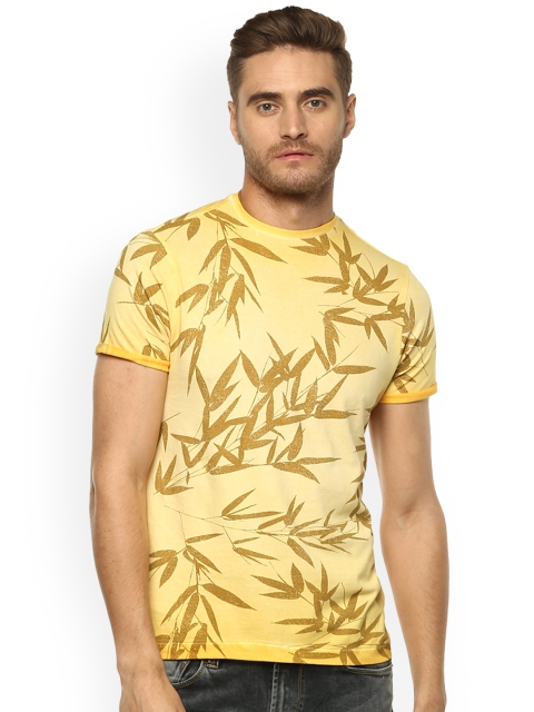 

SPYKAR Men Yellow Printed Round Neck T-shirt