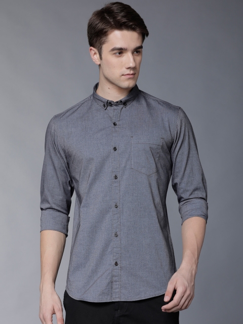 

Black coffee Men Grey Slim Fit Self Design Casual Shirt