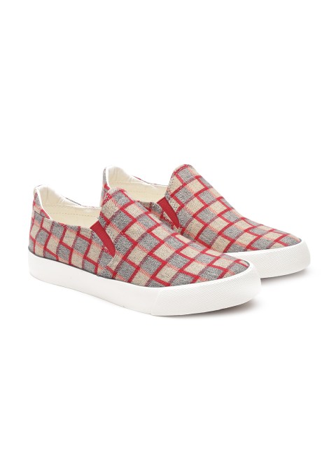 

United Colors of Benetton Men Beige & Red Checked Slip-On Sneakers