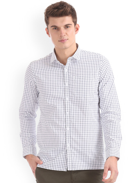 

Excalibur Men White & Blue Regular Fit Checked Casual Shirt