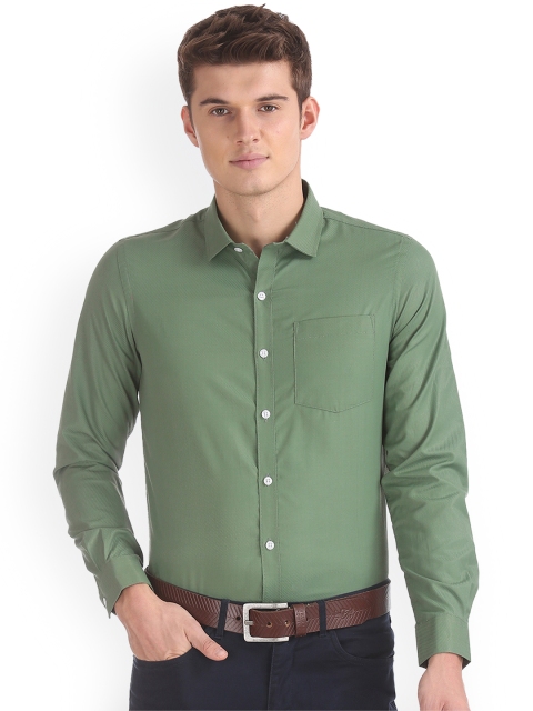 

Excalibur Men Green Original Regular Fit Solid Semiformal Shirt