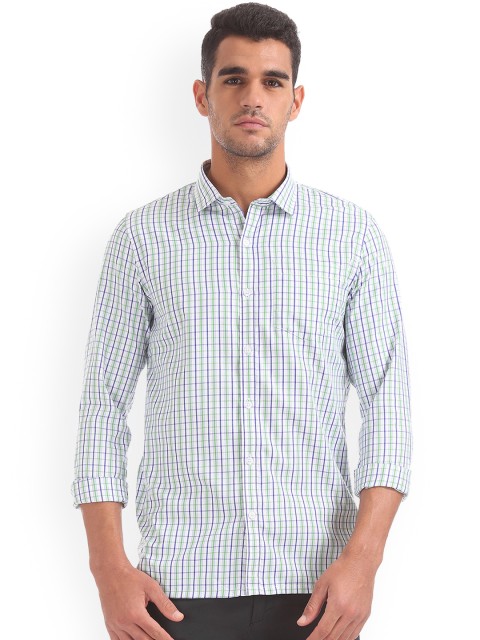 

Excalibur Men Green & White Regular Fit Checked Casual Shirt