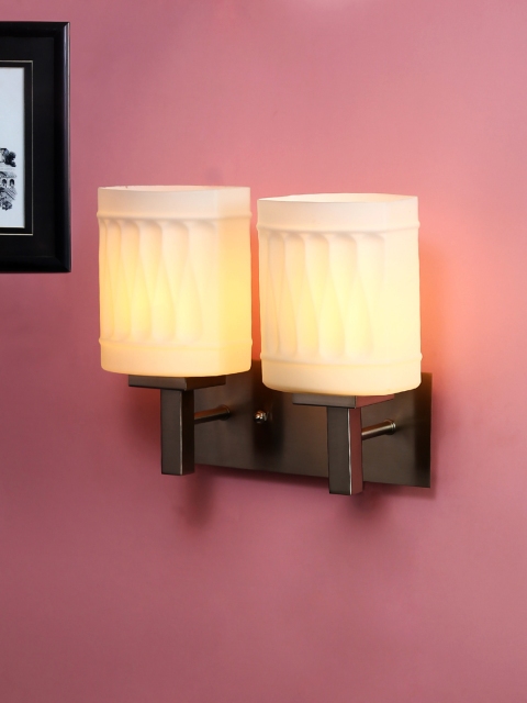 

Aesthetic Home Solutions White Steel Wall Lamp