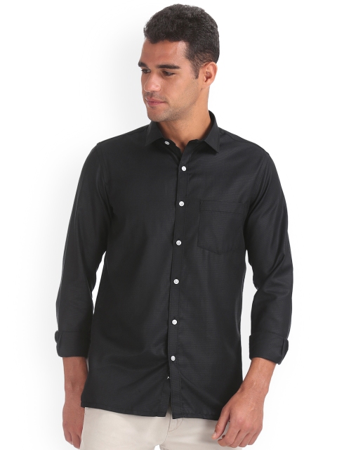 

Excalibur Men Black Regular Fit Solid Casual Shirt