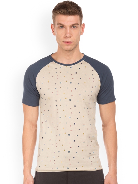 

Colt Men Beige Solid Round Neck T-shirt