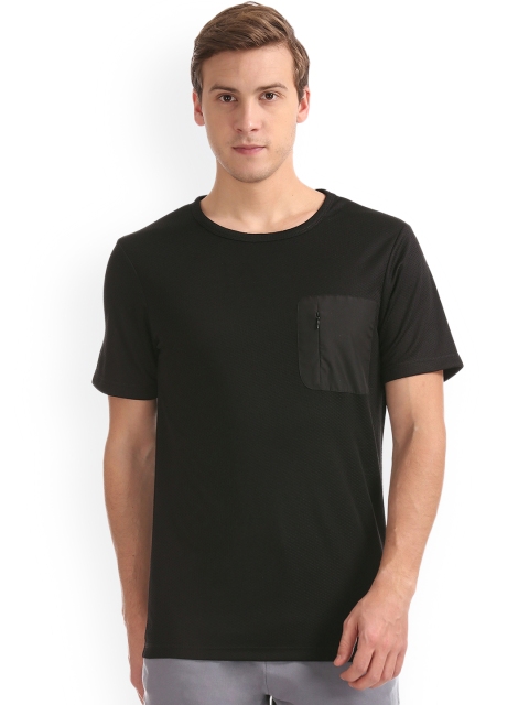 

Colt Men Black Solid Round Neck T-shirt