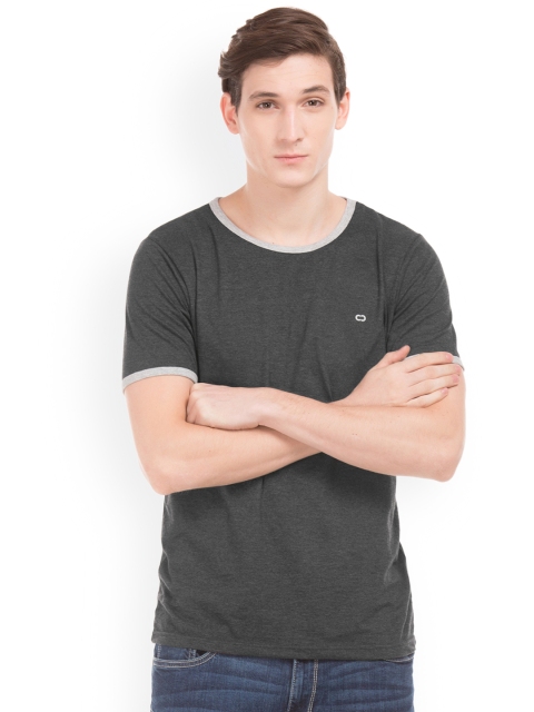

Colt Men Grey Solid Round Neck T-shirt