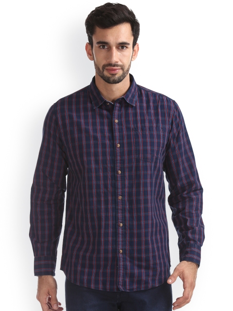 

Ruggers Men Blue & Red Regular Fit Checked Casual Shirt