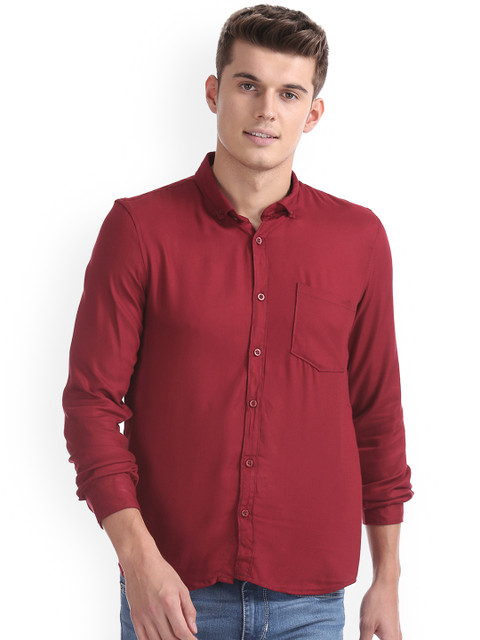 

Ruggers Men Maroon Regular Fit Solid Casual Shirt