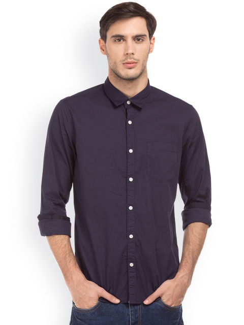 

Ruggers Men Purple Regular Fit Solid Casual Shirt