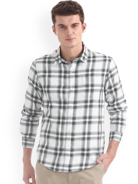 

Ruggers Men White Regular Fit Checked Casual Shirt