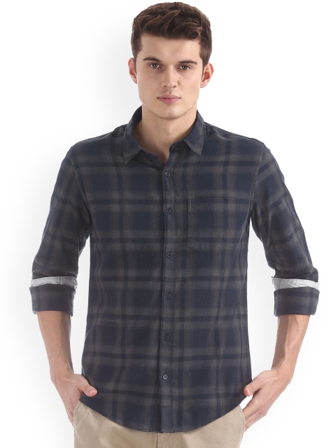 

Ruggers Men Blue Regular Fit Checked Casual Shirt