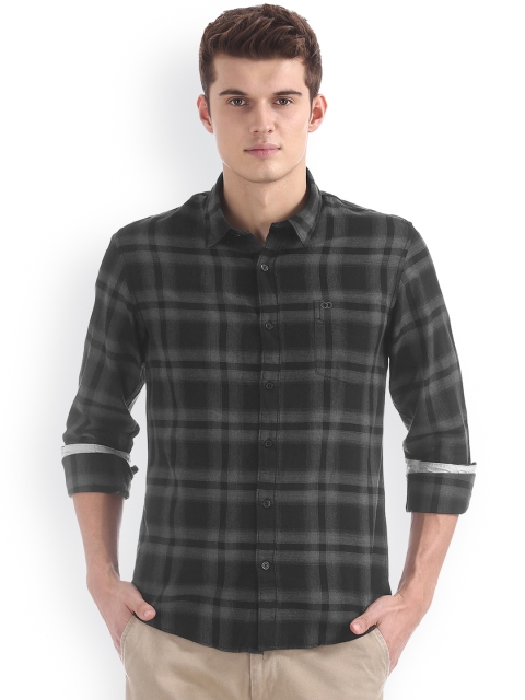 

Ruggers Men Black Regular Fit Checked Casual Shirt