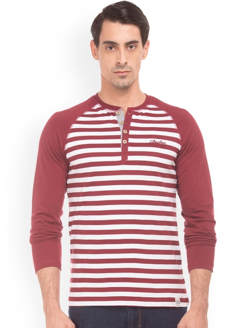 

Cherokee Men Red Solid Round Neck T-shirt