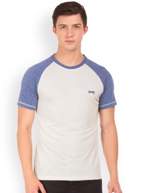 

Cherokee Men White Solid Round Neck T-shirt