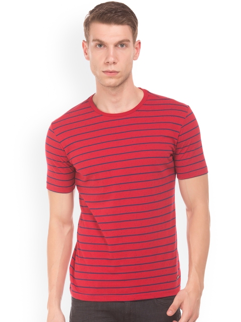 

Cherokee Men Red Solid Round Neck T-shirt
