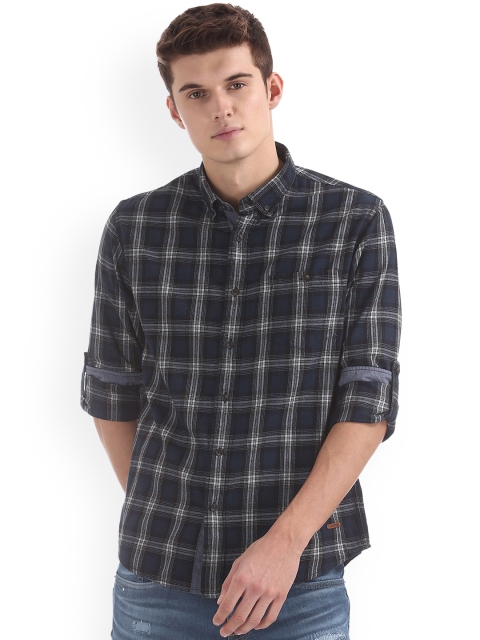 

Cherokee Men Blue & White Regular Fit Checked Casual Shirt