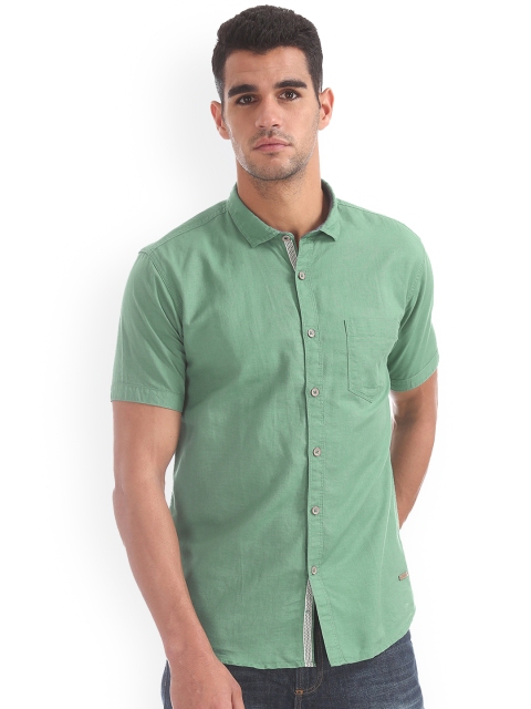 

Cherokee Men Green Regular Fit Solid Casual Shirt