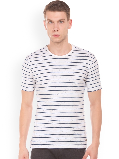 

Cherokee Men White Solid Round Neck T-shirt