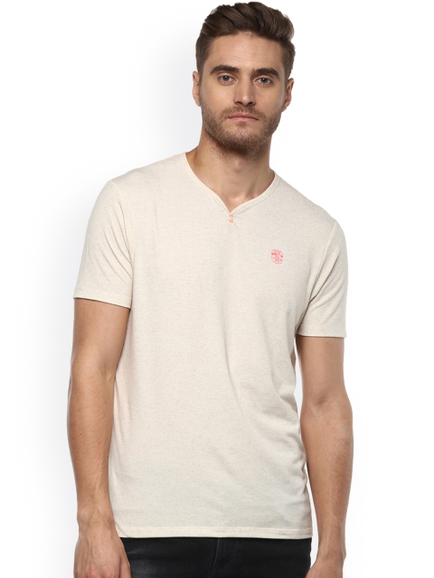 

SPYKAR Men Beige Solid Slim Fit V-Neck T-shirt
