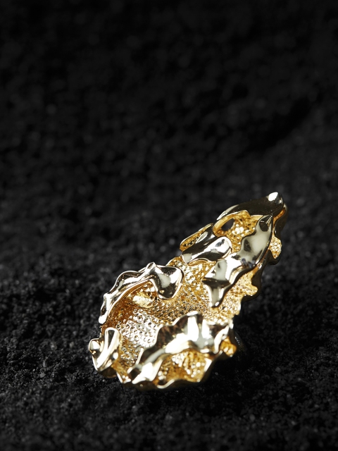 

shaze Women Gold-Plated Abstract-Shaped Ring