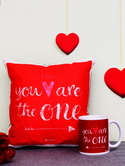 

Archies Love Gifts Red Printed Mug & Cushion Set