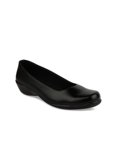 

Shoetopia Women Black Solid Pumps